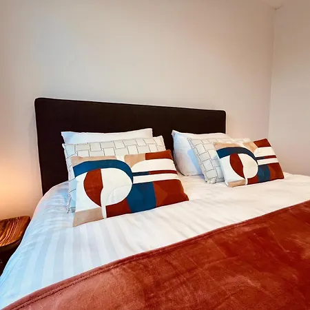 Cosy Of John Cockerill Apartament