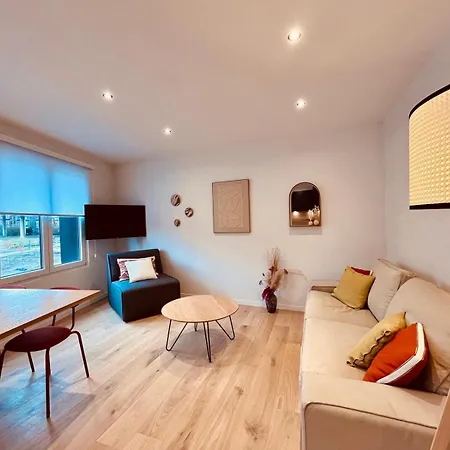 Cosy Of John Cockerill Apartament
